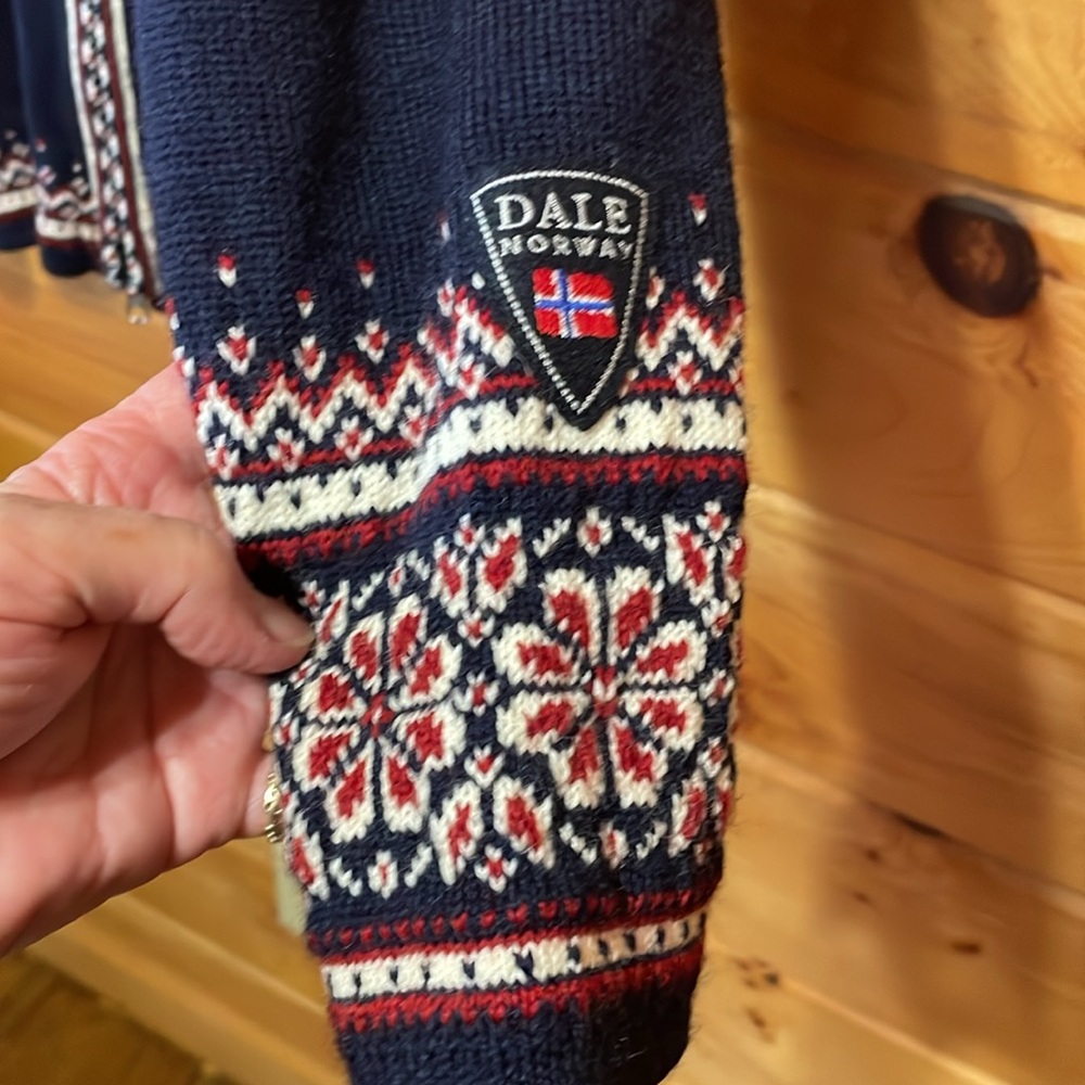 Women’s Norwegian wool sweater XL - Picture 6 of 11